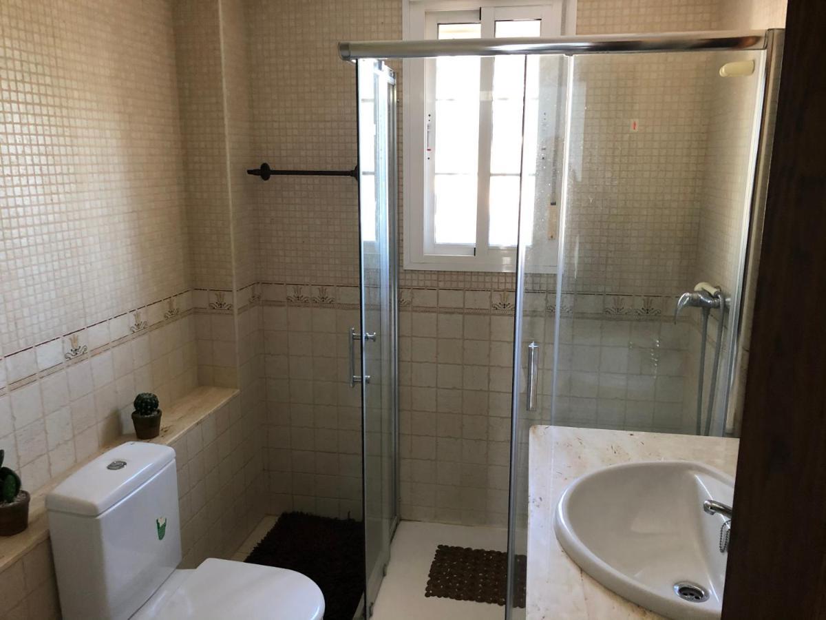 Moderno Y Amplio Chalet, Con Piscina Privada Chiclana de la Frontera Eksteriør billede